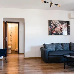 apartament-2-camere-ultracentral-piata-universitatii.bucharesthotelsnow.com/