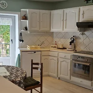 appartement-120-m-duplex-cur-historique-au-calme.hotels-rhonealpes.com/